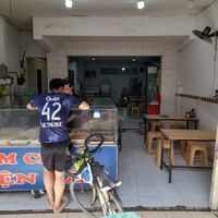 Looking in at Thien Ngan in Ho Chi Minh City