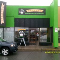 Magasin at Falafel Manie in Laval