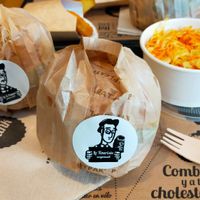 Burgers + coleslaw at Hank Cuisine Végétale in Lyon