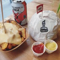 Vegan burger, vegan cheese fries at Hank Cuisine Végétale in Lyon