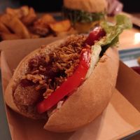 Hotdog at Hank Cuisine Végétale in Lyon