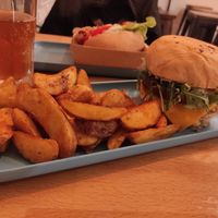 Mushroom sauce burguer at Hank Cuisine Végétale in Lyon