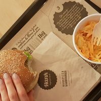 Le touriste et Coleslaw at Hank Cuisine Végétale in Lyon