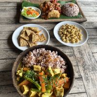 Extra Tempeh und chickpeas  at Vegan Soul Kitchen in Penida Island