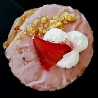 Donut frutilla at Donut Corp - Nueva Los Leones in Santiago