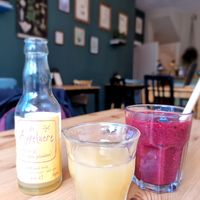 Drinks (smoothie and apple juice) at Wildgroei in Delft