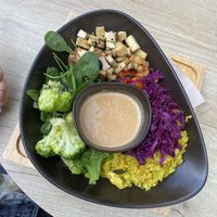 Mixed bowl with cauliflower rice (13,90€)  at Nährstoff-Reich in Bochum