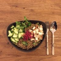 Japanese Bowl with soba-noodles, smoked tofu, cucumber and a super tasty asian dressing at Nährstoff-Reich in Bochum