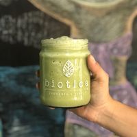 Matcha Latte con leche de Almendras casera at Biotica in San Luis Potosi
