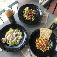 Ensalada de garbanzos, ensalada de quinoa y edamame, y ensalada de pavo at Biotica in San Luis Potosi