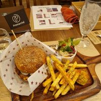 Avocado Tropical Set Burger, so good! If you like pineapple 😉 at Premarché Alternative Diner in Kyoto