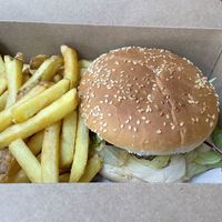   at Le Pub in Newport