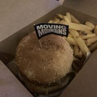 Le burger  at Le Pub in Newport