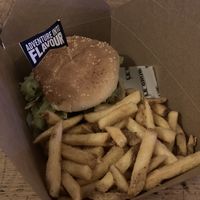 Le burger  at Le Pub in Newport