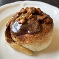 Cinnamon roll!!  at LíngGǎn KāFēi 靈感咖啡 - MyDesy in Taipei