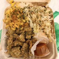 Oyster mushroom with Mac & chz and green cabbage. Sooooo good. I liked the house sauce.   at The Reizod Vegan Experience in Columbia