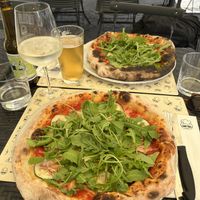 The Verdissima pizza and Prosecco   at Mister Pizza - Duomo in Florence