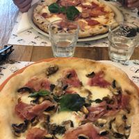 Gluten free bases and vegan cheese pizza’s at Mister Pizza - Duomo in Florence