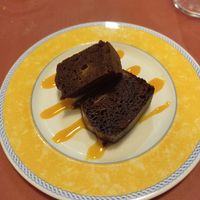 Bizcocho vegano de pera y cacao at Sarasate in Pamplona