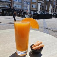 Fresh juice on the terrace at Organic Vision in Oostende