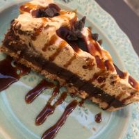 Si el cielo queda en Porto, está en este lugar. 
De las mejores comidas veganas que he probado en la vida. El lugar es muy ameno y el servicio increíble. 
UN MUST!  at Remedio Santo Campo Alegre in Porto