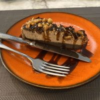 Tarte ‘Snickers' at Remedio Santo Campo Alegre in Porto