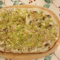 "Lauch" with leek, vegan creme, mushrooms and pine nuts at Flammerie Alt-Saarbrücken in Saarbrucken