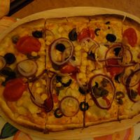 G30 Orient small (vegan) (with aubergine cream, artichokes, olives, sweetcorn, cherry tomatoes, and red onions) at Flammerie Alt-Saarbrücken in Saarbrucken