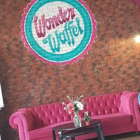  at Wonder Waffel in Furth