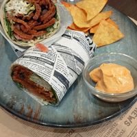 Wrap kebab de seitan amb mayosiracha at La Tastaolletes in Valencia