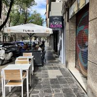 Outside seating  at La Tastaolletes in Valencia