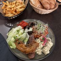 Savory (scrambled tofu, sausage, baked beans, fried mushroom, vegetables) with fries   at Annie's Kitchen in Lille