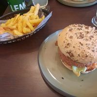 Classic burger at Annie's Kitchen in Lille