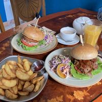 Cheese burger, bulgogi burger, tea latte & juice  at And 유 (Yu) Cafe in Jeju