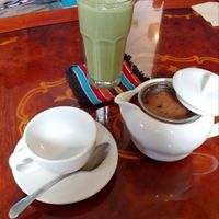 Green smoothie and masala chai latte at And 유 (Yu) Cafe in Jeju