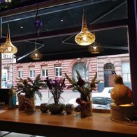 Blick von innen nach außen, weihnachtlich geschmückt at Bodhi in Mannheim