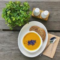 Soup and selfmade bread at Dean & David in Bad Kreuznach