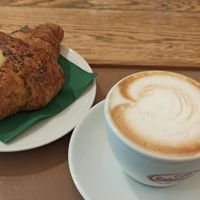 Colazione buonissima con tanta scelta di brioche vegan at Bios Cafe in Rimini