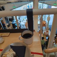 Aeropress black coffee with a vegan brownie at CT Coffee & Coconuts in Amsterdam