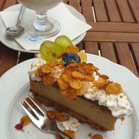 Cheesecake und Irish coffee at Veganeeta Home in Balatonalmadi