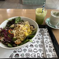 Season salad, green juice and matcha latte  at beGreen in Valencia