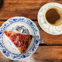 Kaffee und Käsekuchen at Gasthof Falkenhorst in Burig