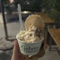 Noce Krok with biscuits and hazelnut cream, orange almond as well as peanut butter and hazelnut (wafer cracker is vegan)  at Il Gelato del Gianni in Milan