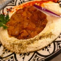 Houmous avec fèves at Levantine in Paris