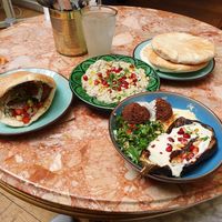 Pita falafel, babaganoush, aubergine grillée at Levantine in Paris