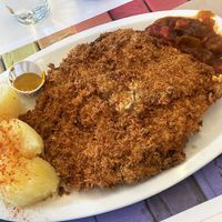 Cachopo vegano de setas, queso y cebolla caramelizada, rebozado con panko  at La Cachopería in Aviles