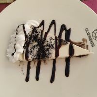 Tarta de oreo y chocolate blanco (no vegana) at La Cachopería in Aviles