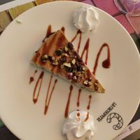 Tarta de pistacho vegana at La Cachopería in Aviles