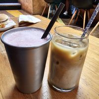 Strawberry smoothie and iced chai at Hunter Gatherer in Portsmouth