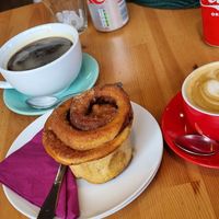 Vegan sticky cinnamon bun and coffee ☕ at Tartan Coffee House in Dundee